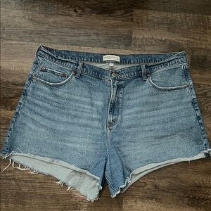 Abercrombie & Fitch Curve Love The Dad Short high rise shorts